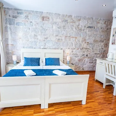 Luxury Lucija And Luka Pensjonat 4*