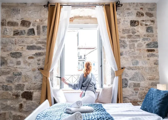 露西亚与卢卡豪华酒店